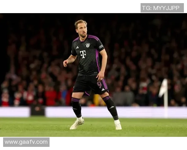 德甲激战拜仁与阿森纳握手言和乌龙球引发全场争议判罚热议