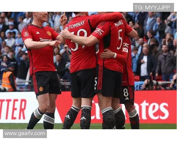 足总杯精彩对决里昂大胜曼联五球逆转引发全场狂欢