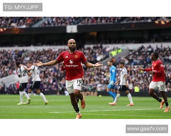 国王杯精彩对决AC米兰与曼联战成平局引发全场热议