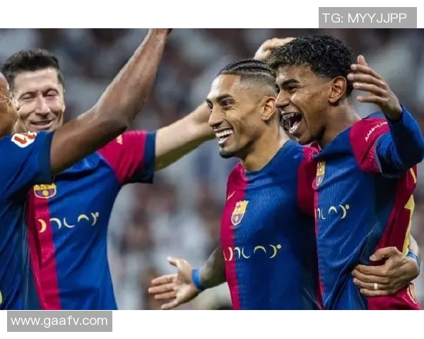 意甲赛场上演经典对决多特蒙德与巴萨握手言和引发热议