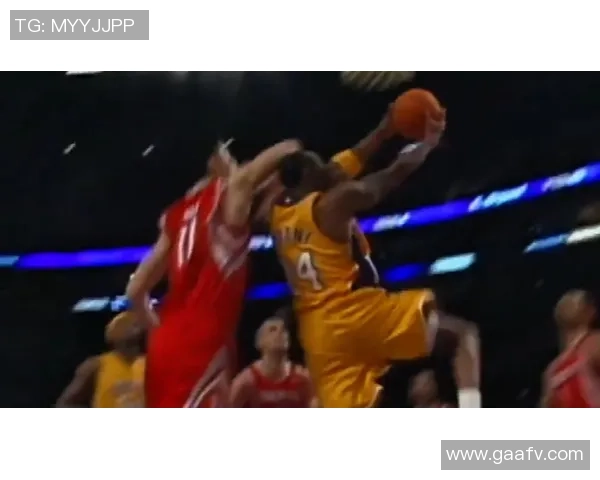 科比与姚明的碰撞事件揭秘：篮球场上的意外与友谊的考验