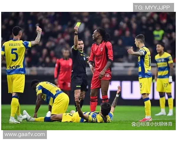 意甲焦点战阿森纳与AC米兰握手言和争议判罚引发全场热议 意甲焦点战阿森纳与AC米兰握手言和争议判罚引发全场热议